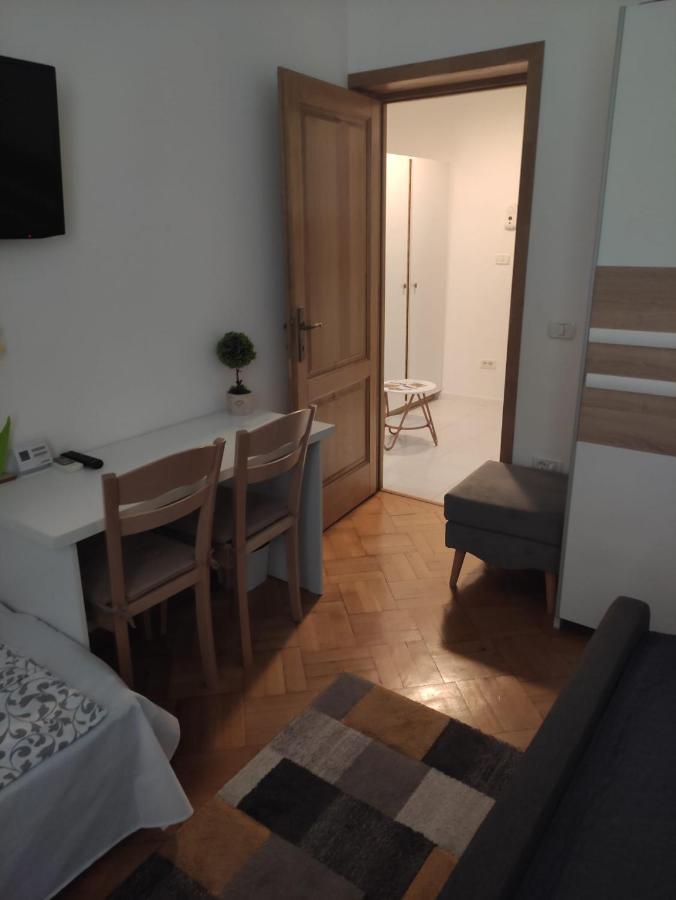 Nice Studio In Old Town 布加勒斯特 外观 照片